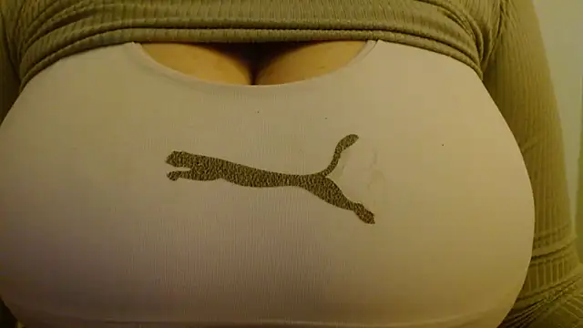 AnnyelinnaLove online show from 10-11-25, 04:02