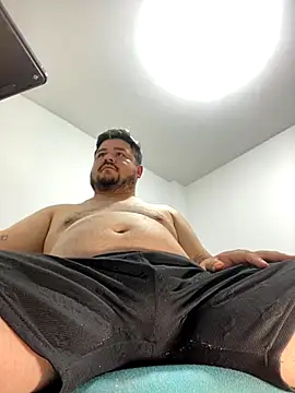 oso dirty  online show from 11-18-25, 06:33