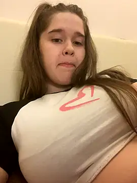 Snapshot of HornyGirlH chatting on 10-18-25, 11:51 HornyGirlH online show from 10-18-25, 11:51