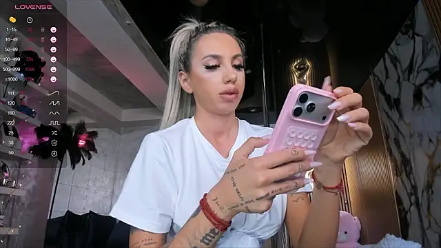 LisaAkira online show from 03-07-26, 07:37