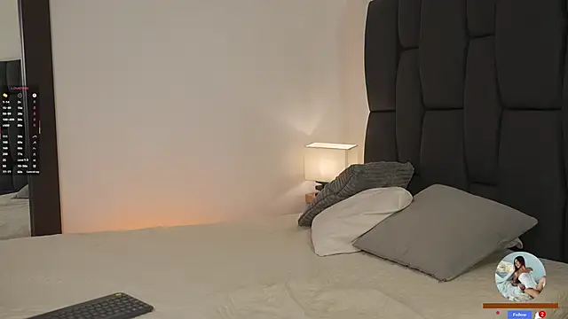 MelisaLopez  online show from 11-06-25, 12:31