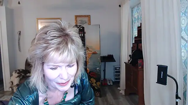 Snapshot of SindeeDix chatting on 05-04-26, 01:14 SindeeDix online show from 05-04-26, 01:14