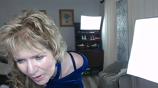 SindeeDix online show from 09-13-25, 03:23