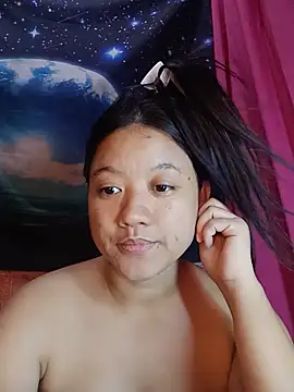 Snapshot of Urchanel chatting on 07-17-26, 11:35 Urchanel online show from 07-17-26, 11:35