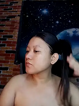 Snapshot of Urchanel chatting on 05-24-26, 04:56 Urchanel online show from 05-24-26, 04:56