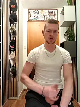 Playbunniboy online show from 02-10-25, 05:52