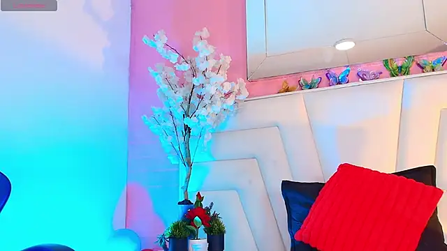 moxa hot online show from 07-18-26, 04:15