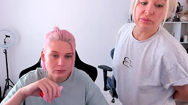hotblonds online show from 09-29-25, 10:44