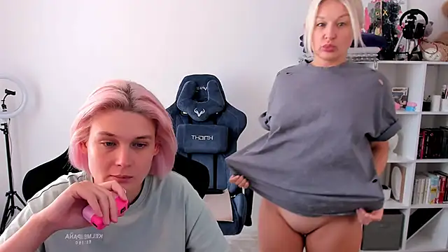 hotblonds online show from 10-09-25, 11:11