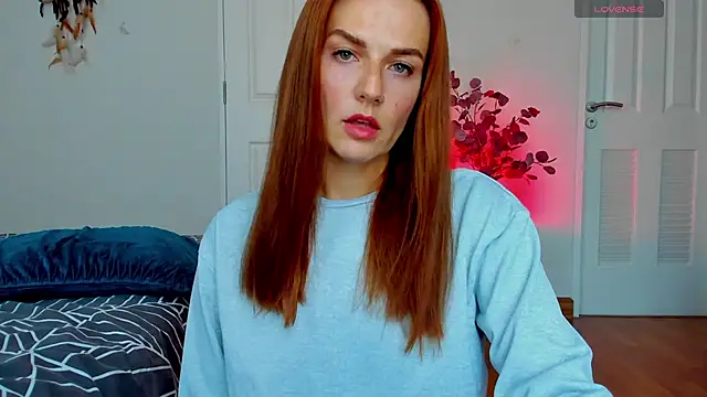 Snapshot of BritneyHall chatting on 02-26-25, 08:17 BritneyHall online show from 02-26-25, 08:17