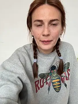 Snapshot of BritneyHall chatting on 10-16-25, 07:16 BritneyHall online show from 10-16-25, 07:16