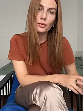 Snapshot of BritneyHall chatting on 06-04-26, 11:04 BritneyHall online show from 06-04-26, 11:04