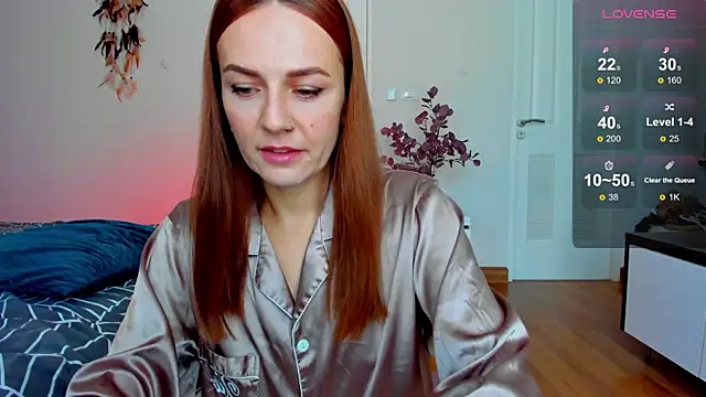 Snapshot of BritneyHall chatting on 01-14-25, 07:17 BritneyHall online show from 01-14-25, 07:17