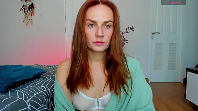 Snapshot of BritneyHall chatting on 01-22-25, 05:16 BritneyHall online show from 01-22-25, 05:16