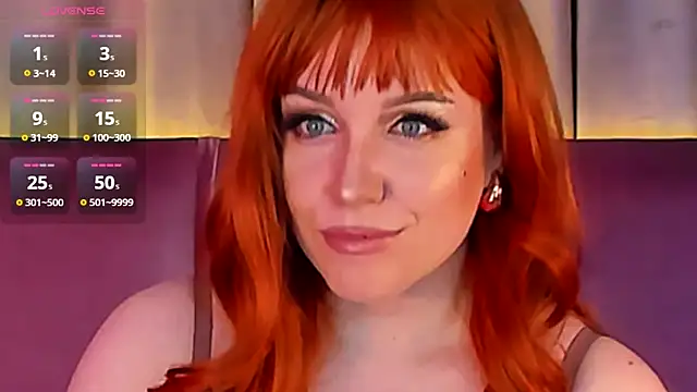 Snapshot of RoseRoxy chatting on 10-17-25, 01:35 RoseRoxy online show from 10-17-25, 01:35