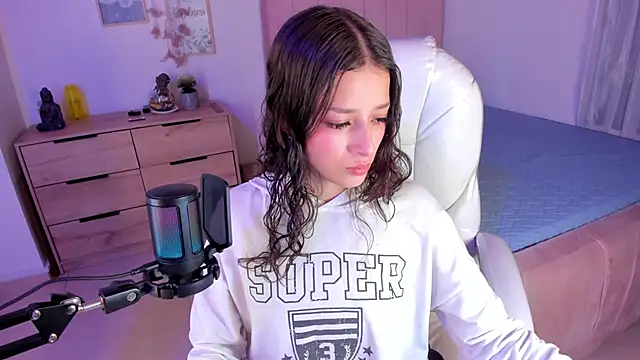 Snapshot of Amaia_Daniells chatting on 03-11-25, 03:36 Amaia Daniells online show from 03-11-25, 03:36