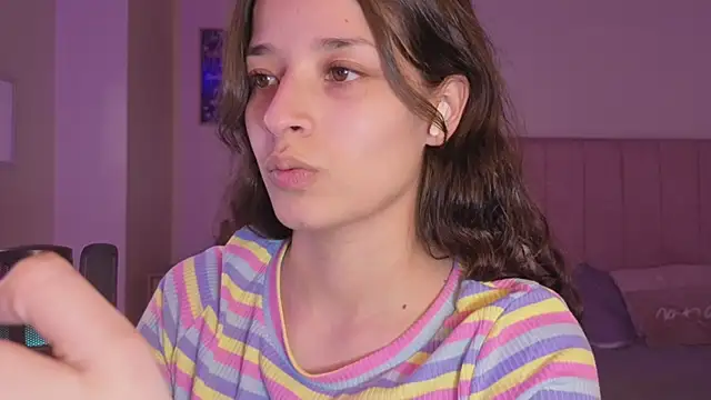 Amaia Daniells online show from 11-25-25, 03:40