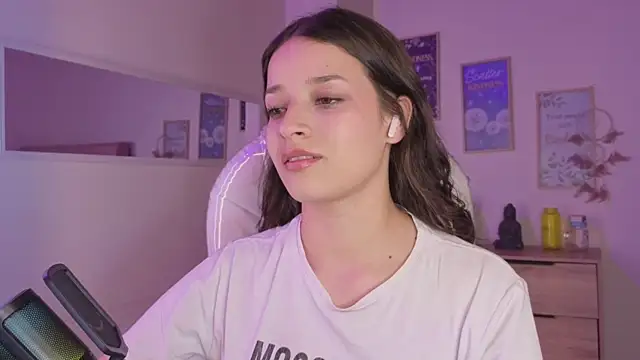Snapshot of Amaia_Daniells chatting on 10-23-25, 03:49 Amaia Daniells online show from 10-23-25, 03:49
