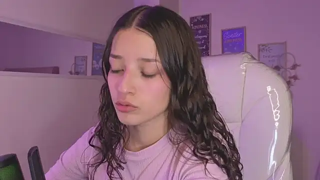 Snapshot of Amaia_Daniells chatting on 10-09-25, 04:24 Amaia Daniells online show from 10-09-25, 04:24