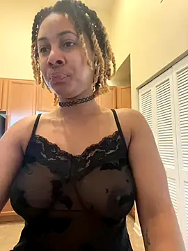 Snapshot of goddessxdreaxo chatting on 10-16-25, 12:24 goddessxdreaxo online show from 10-16-25, 12:24