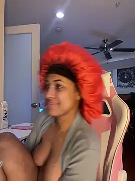 Snapshot of goddessxdreaxo chatting on 02-16-25, 12:30 goddessxdreaxo online show from 02-16-25, 12:30