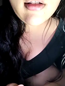 Snapshot of Annerae chatting on 06-22-26, 03:47 Annerae online show from 06-22-26, 03:47