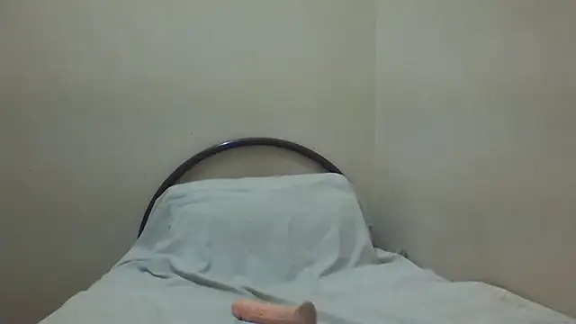 Snapshot of Annerae chatting on 01-29-25, 03:04 Annerae online show from 01-29-25, 03:04