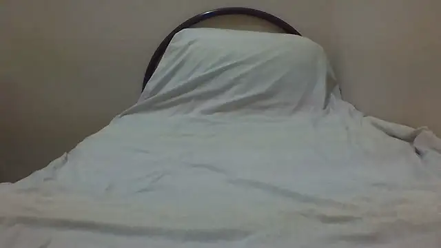 Snapshot of Annerae chatting on 12-24-24, 03:47 Annerae online show from 12-24-24, 03:47