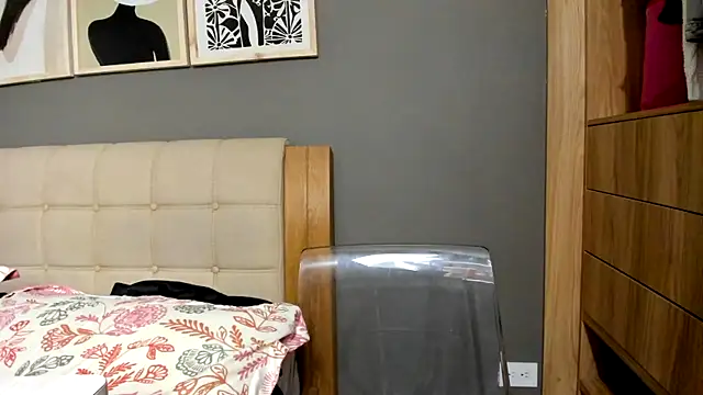 Snapshot of Ash_milk chatting on 05-21-26, 02:09 Ash milk online show from 05-21-26, 02:09