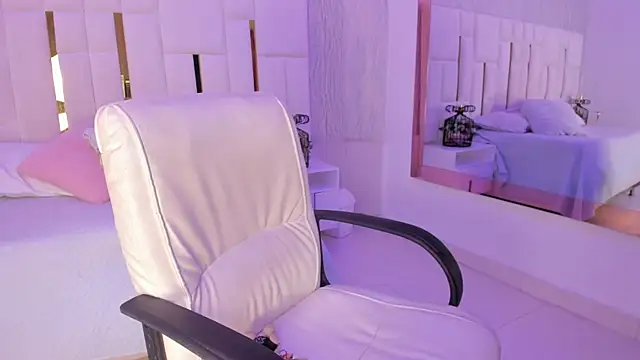 Meghan stonne  online show from 10-26-25, 06:41