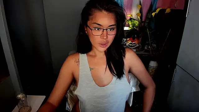 QuiinMollyXxX online show from 03-07-26, 04:41