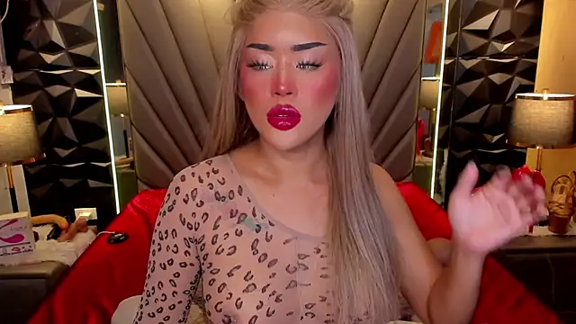 QuiinMollyXxX online show from 09-12-25, 04:18