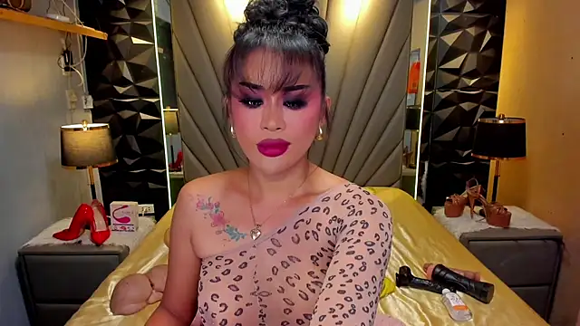 QuiinMollyXxX online show from 09-28-25, 01:29