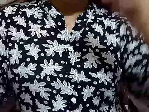 Snapshot of mahira_999 chatting on 09-09-25, 03:49 mahira 999 online show from 09-09-25, 03:49