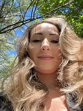 Snapshot of YOUR-KARINA chatting on 05-15-26, 06:33 YOUR-KARINA online show from 05-15-26, 06:33