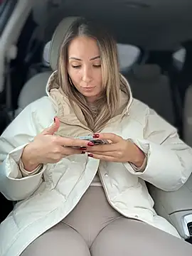 YOUR-KARINA online show from 01-11-26, 08:10