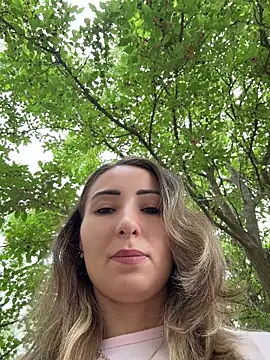 Snapshot of YOUR-KARINA chatting on 06-11-26, 05:59 YOUR-KARINA online show from 06-11-26, 05:59