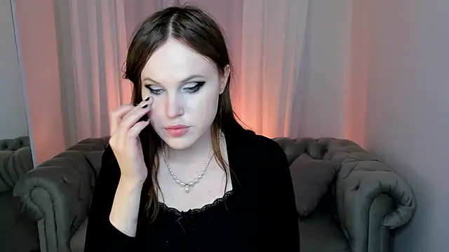 EffieMinki online show from 06-26-26, 09:53