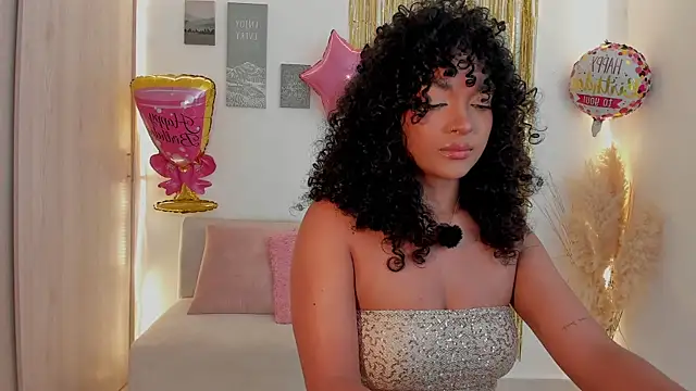 Snapshot of mariam_hill chatting on 05-14-26, 08:39 mariam hill online show from 05-14-26, 08:39