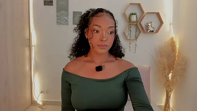 Snapshot of mariam_hill chatting on 05-27-26, 07:43 mariam hill online show from 05-27-26, 07:43