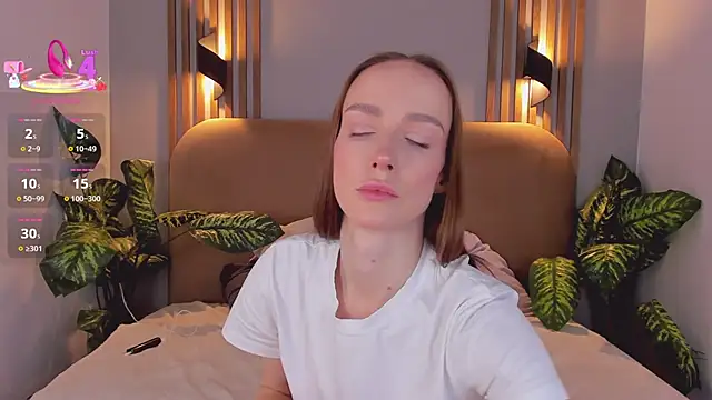 Kira Quinn online show from 11-17-25, 07:12