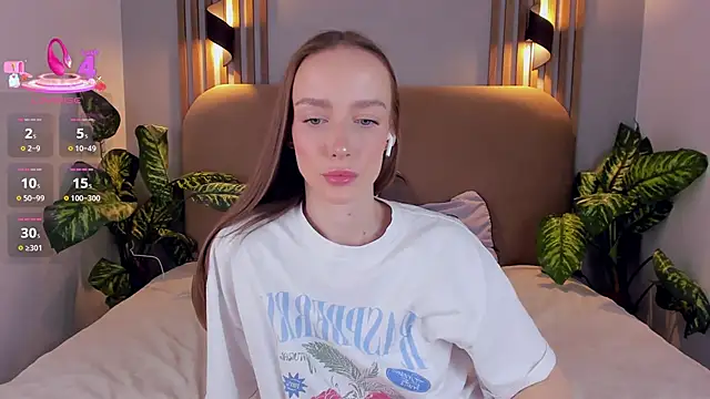 Kira Quinn online show from 10-21-25, 07:30