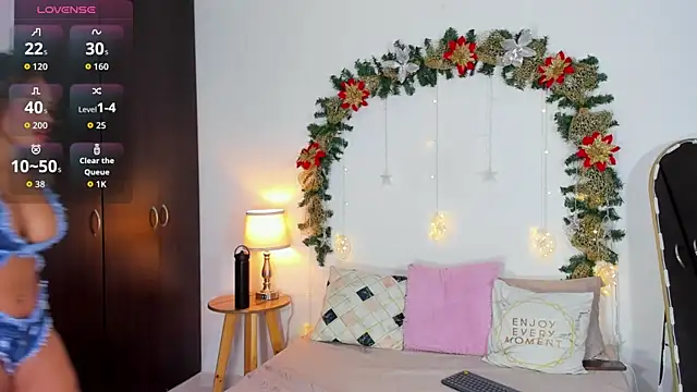 SarahCinnamon- online show from 12-16-25, 08:57