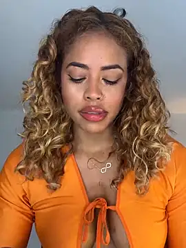 SarahCinnamon- online show from 03-29-26, 06:42