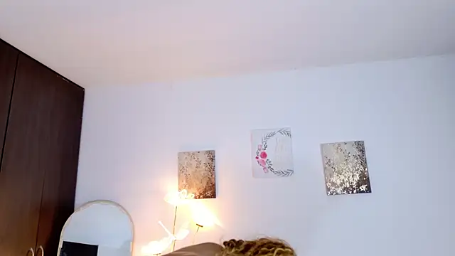 SarahCinnamon- online show from 04-16-26, 07:03