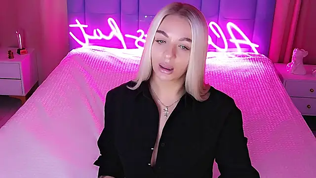 AllwaysHotJ online show from 10-26-25, 02:12