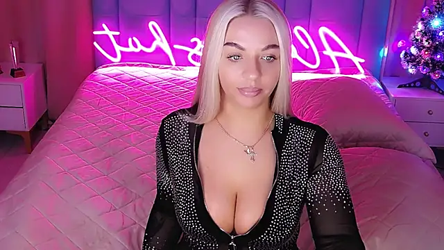 AllwaysHotJ online show from 12-17-25, 01:43