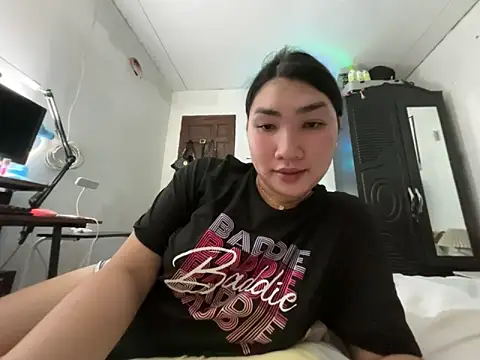 Miss Deliciousness online show from 03-11-26, 06:51