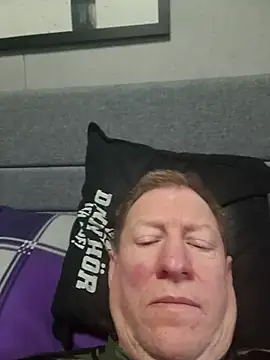 tomtom111111 online show from 01-09-26, 12:12