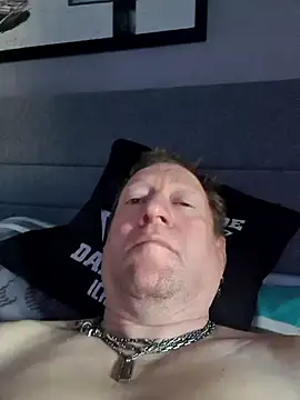 tomtom111111 online show from 03-29-26, 12:40